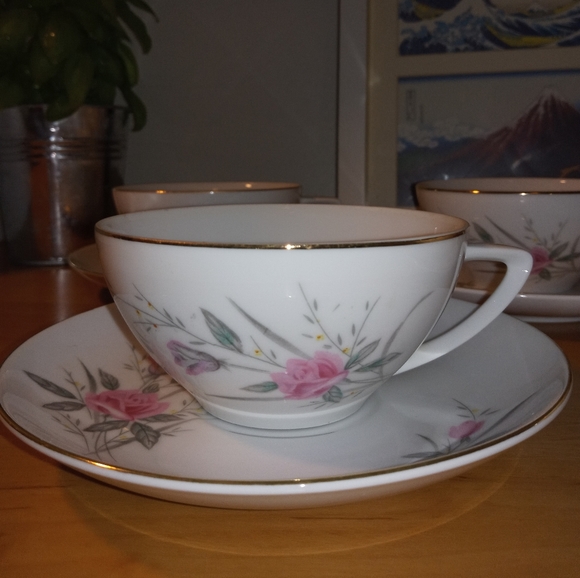 ✧Vintage Golden Rose Tea cups |Pink Rose by Max Schonfeld - Picture 3 of 8